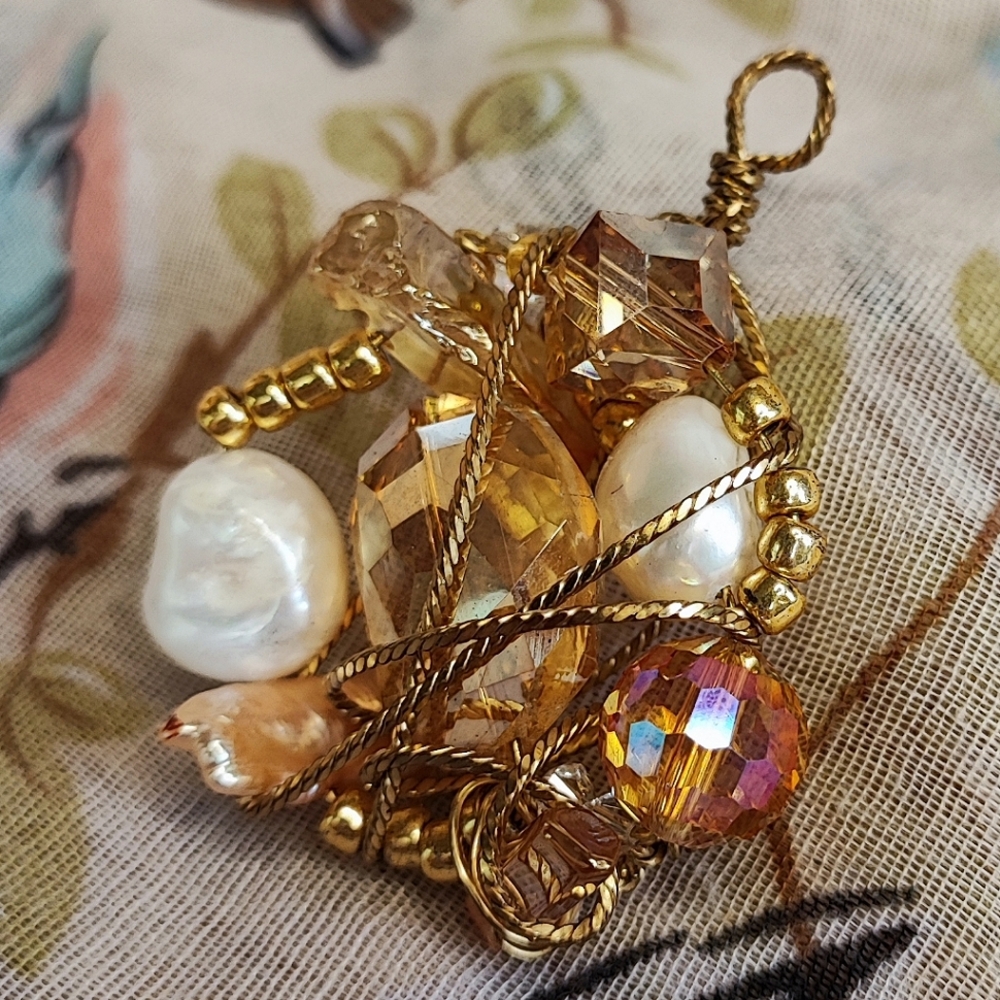 Wire Wrapped Gold Tone Faux Pearl Crystal Shell Mixed Media Necklace Pendant EUC